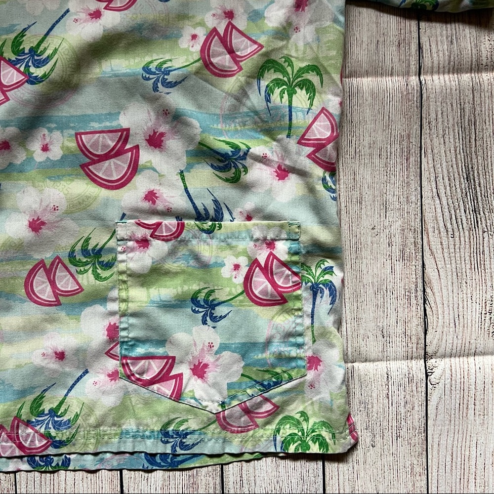 ▪️Island Scrub Top▪️ - Picture 2 of 5
